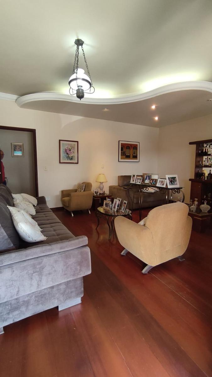 Casa, Parque Turistas, 2 Quartos, 2 Vagas, 1 Suíte