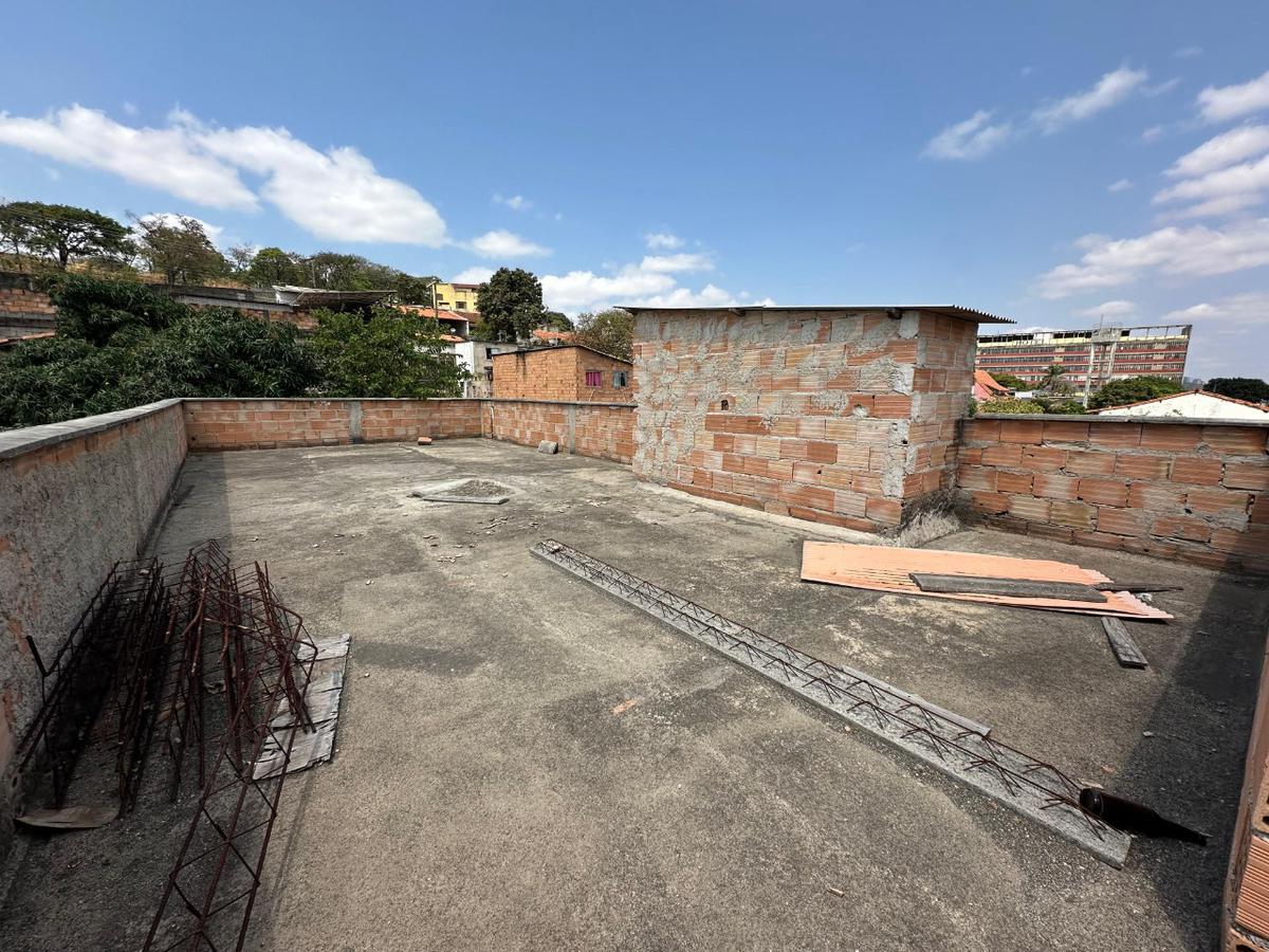 Casa, Santa Rosa, 4 Quartos, 8 Vagas, 2 Suítes