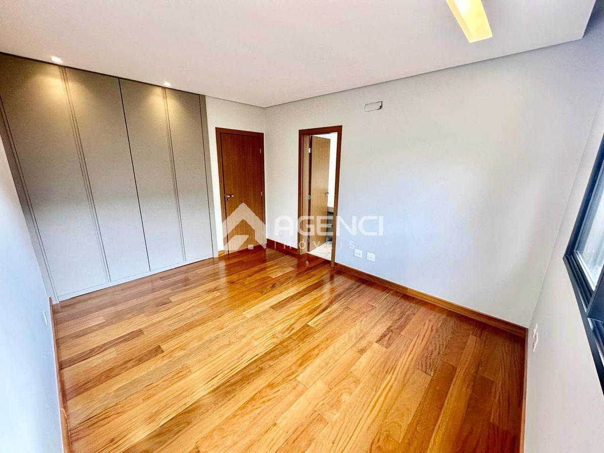 Casa em Condomínio, Alphaville - Lagoa dos Ingleses, 4 Quartos, 0 Vaga, 4 Suítes