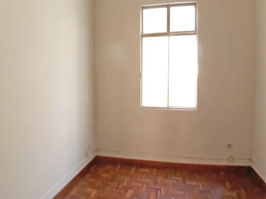 Casa, Centro, 4 Quartos, 0 Vaga, 1 Suíte