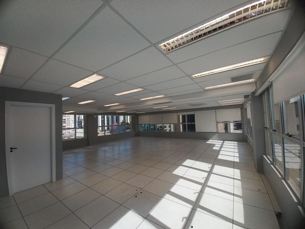 Sala, Funcionários, 0 Quarto, 2 Vagas