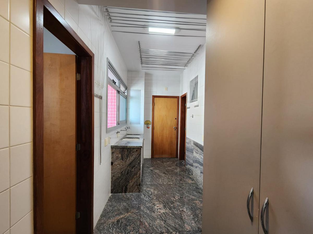 Apartamento, Funcionários, 4 Quartos, 3 Vagas, 2 Suítes