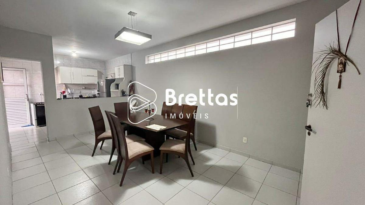 Casa, Centro, 2 Quartos, 2 Vagas, 2 Suítes