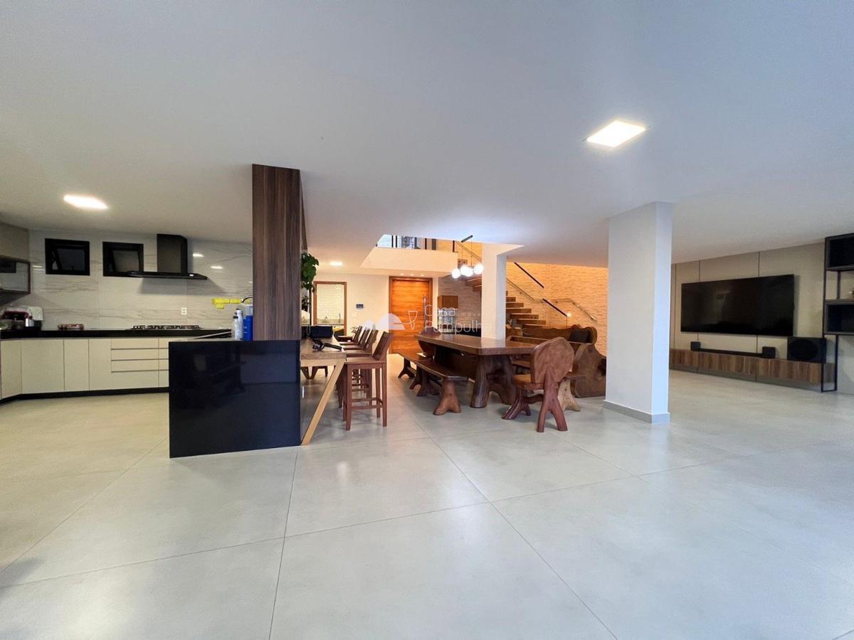 Casa, Itapoã, 3 Quartos, 4 Vagas, 3 Suítes