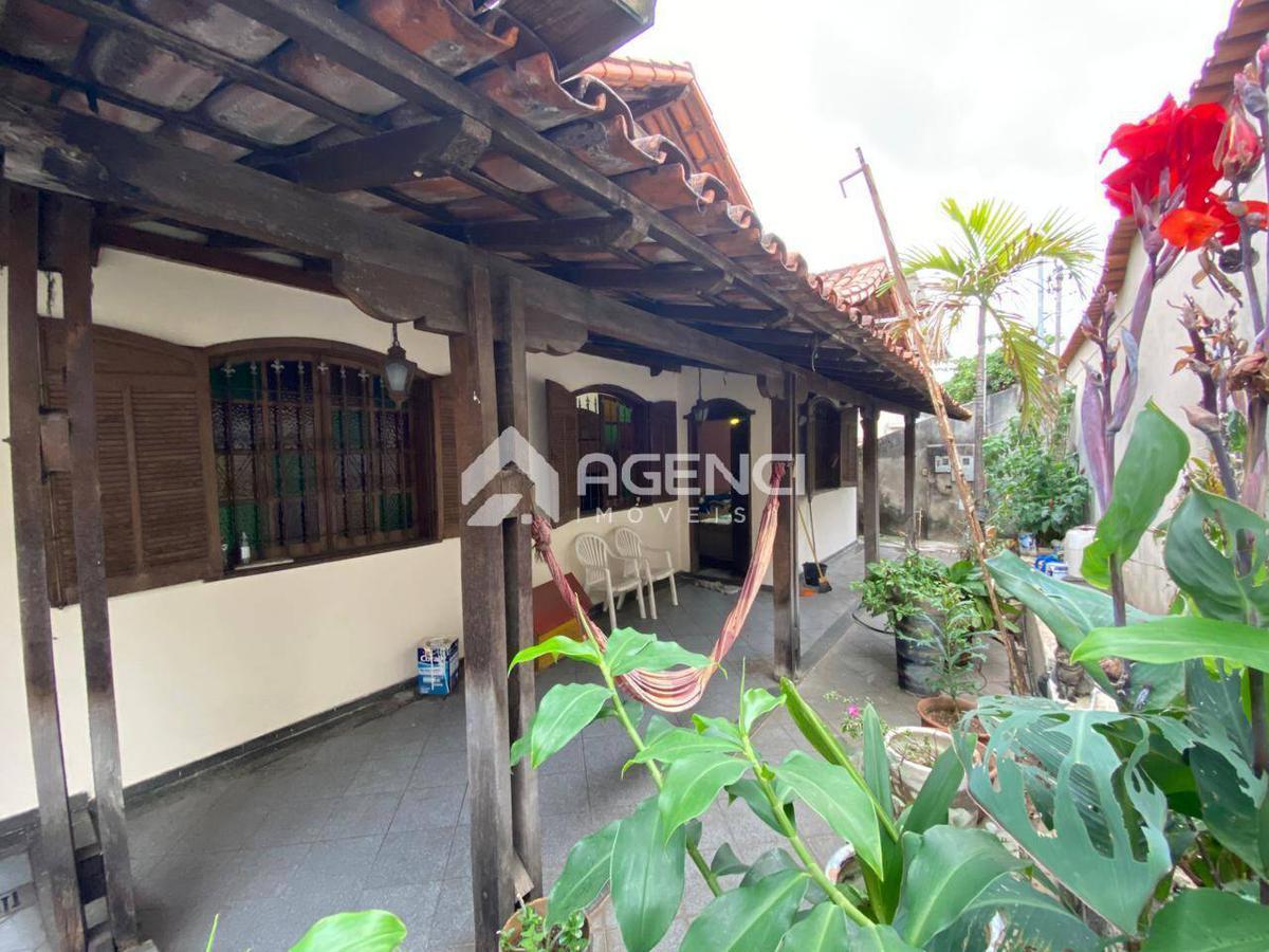 Casa, Camargos, 3 Quartos, 0 Vaga, 1 Suíte