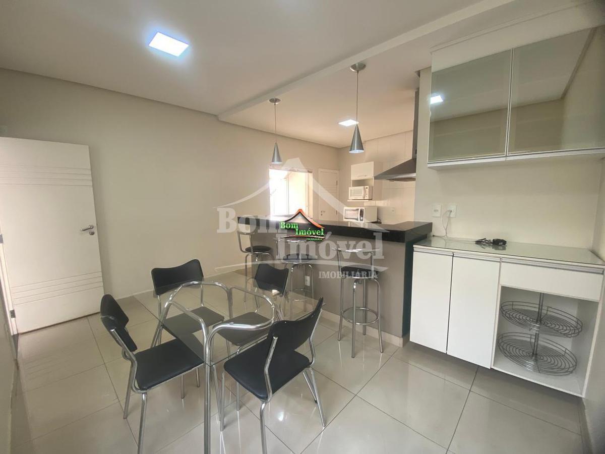 Casa, Centro, 2 Quartos, 6 Vagas, 1 Suíte