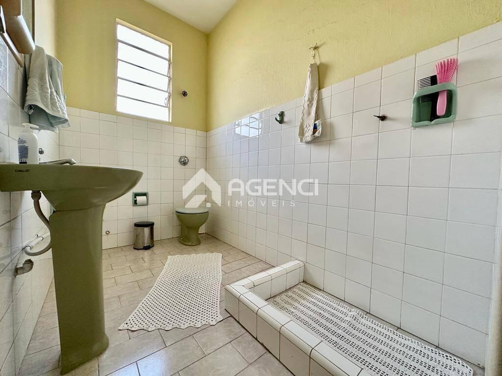 Casa, Coqueiros, 3 Quartos, 0 Vaga, 0 Suíte