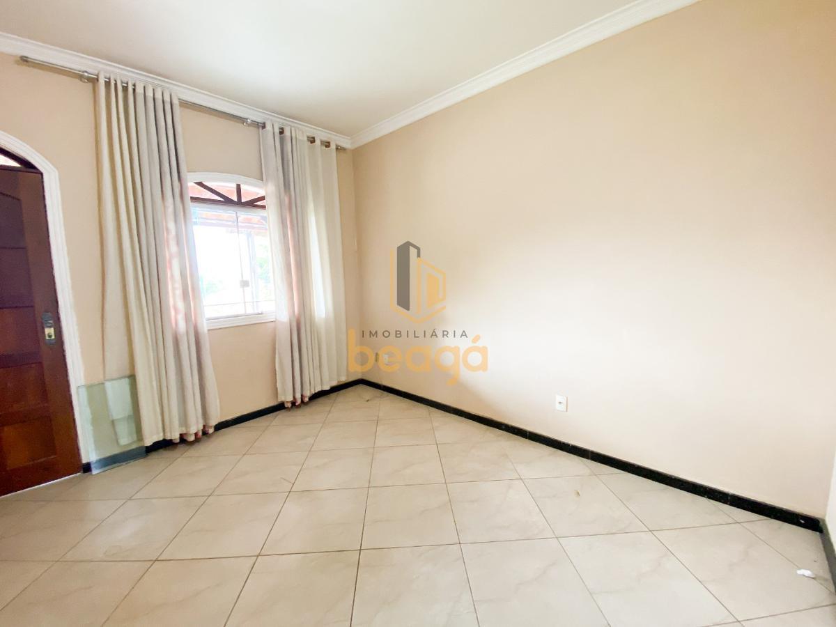 Casa, Trevo, 4 Quartos, 4 Vagas, 1 Suíte