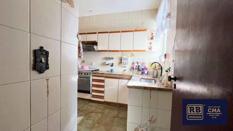 Casa, Luxemburgo, 5 Quartos, 4 Vagas, 2 Suítes
