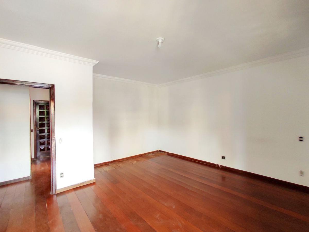 Casa Comercial, São José, 6 Quartos, 4 Vagas, 2 Suítes