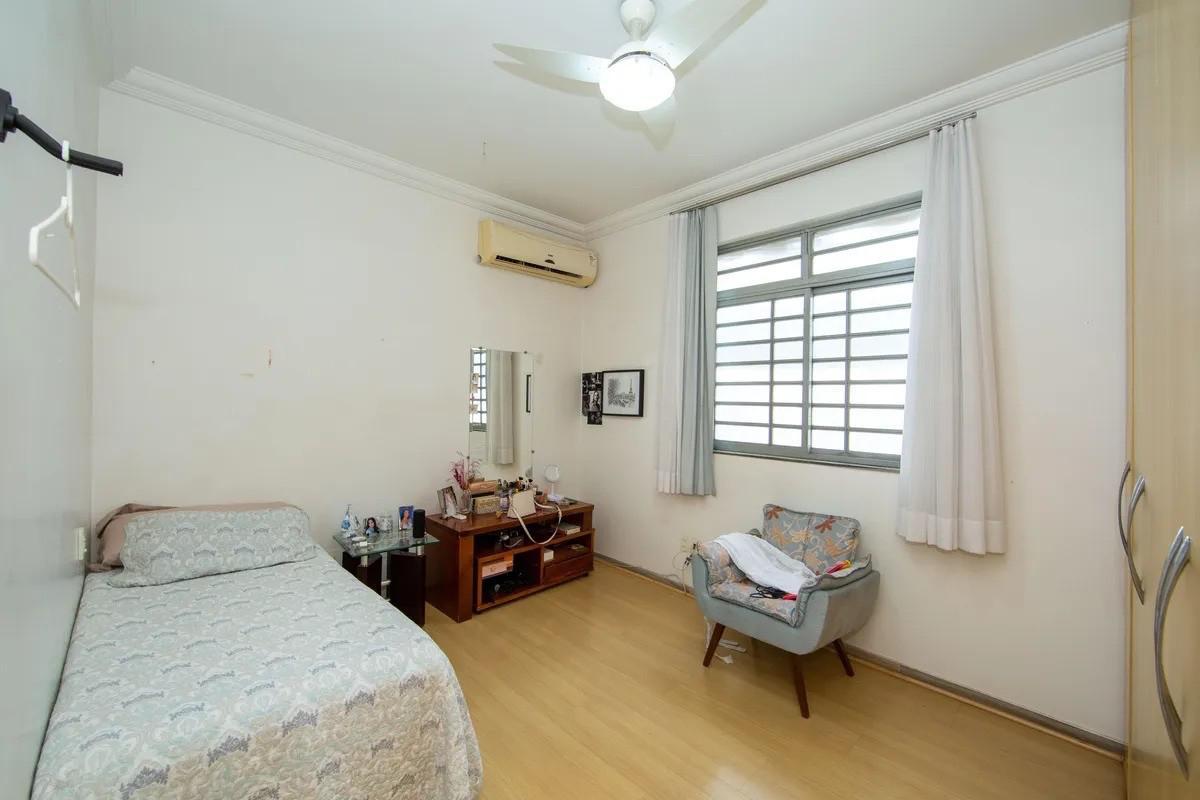 Casa, Prado, 5 Quartos, 6 Vagas, 2 Suítes