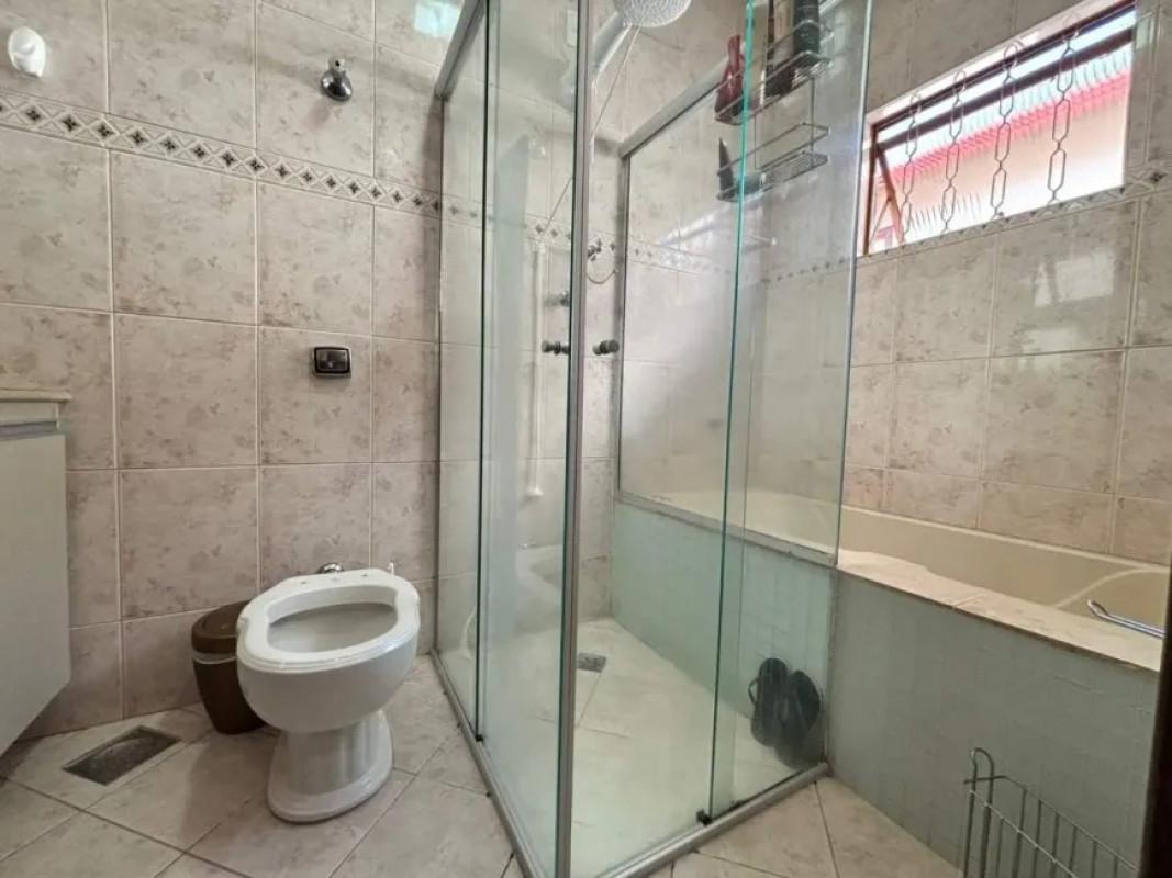 Casa, Castelo, 4 Quartos, 4 Vagas, 1 Suíte