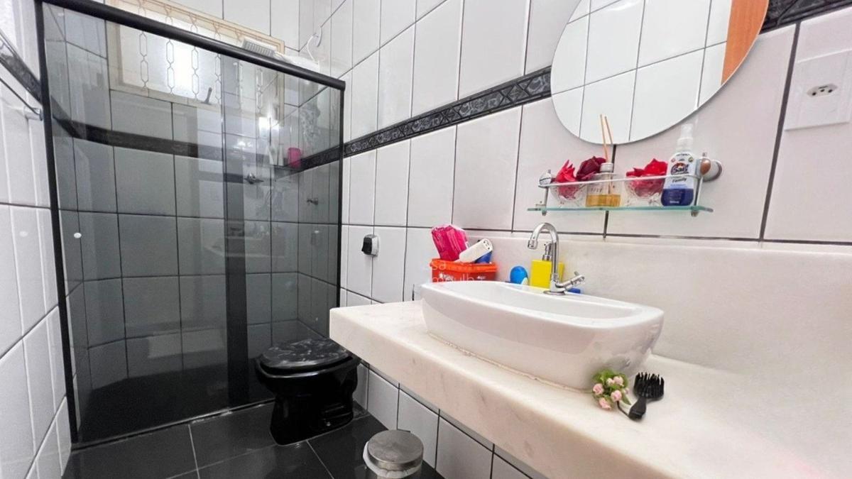 Casa, Itapoã, 5 Quartos, 4 Vagas, 2 Suítes