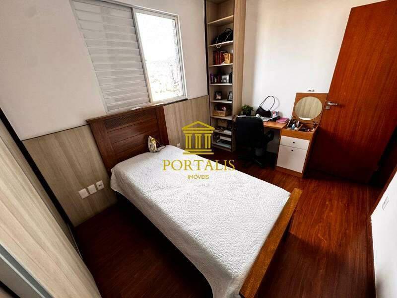 Apartamento, Sagrada Família, 3 Quartos, 2 Vagas, 1 Suíte