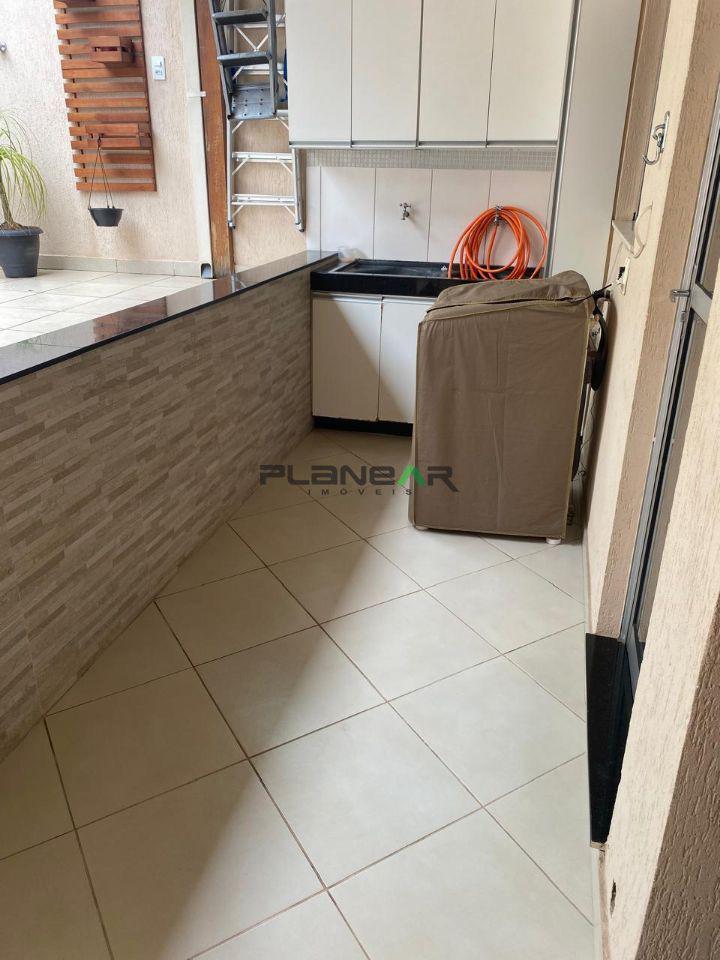 Casa, Sapucaias III, 2 Quartos, 2 Vagas, 1 Suíte