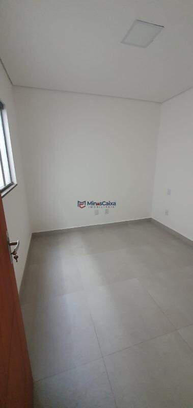 Casa, Quitandinha, 4 Quartos, 2 Vagas, 1 Suíte