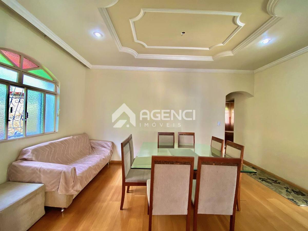 Casa, Camargos, 3 Quartos, 0 Vaga, 1 Suíte