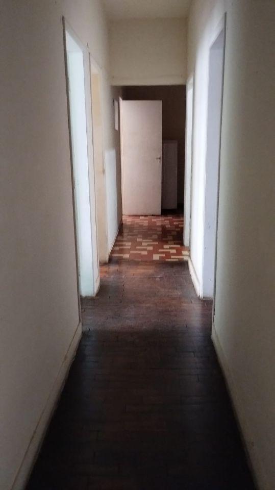 Casa, Sagrada Família, 5 Quartos, 0 Vaga, 1 Suíte