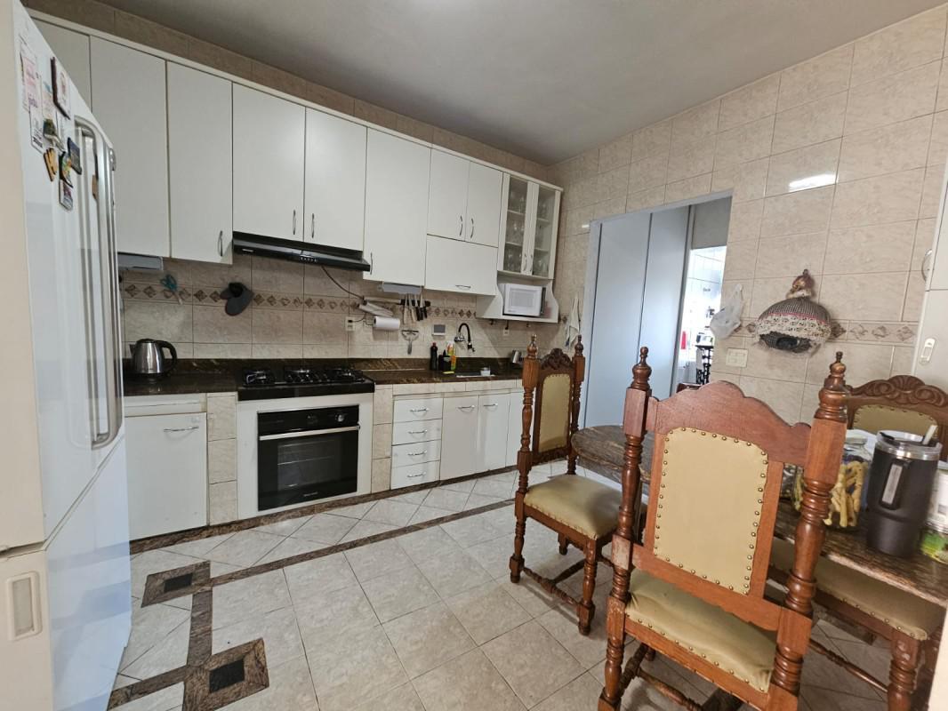 Casa, João Pinheiro, 3 Quartos, 10 Vagas, 2 Suítes