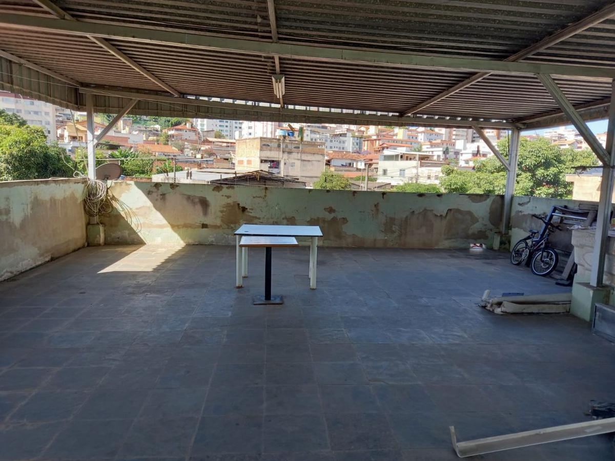 Casa, Sagrada Família, 4 Quartos, 2 Vagas, 1 Suíte