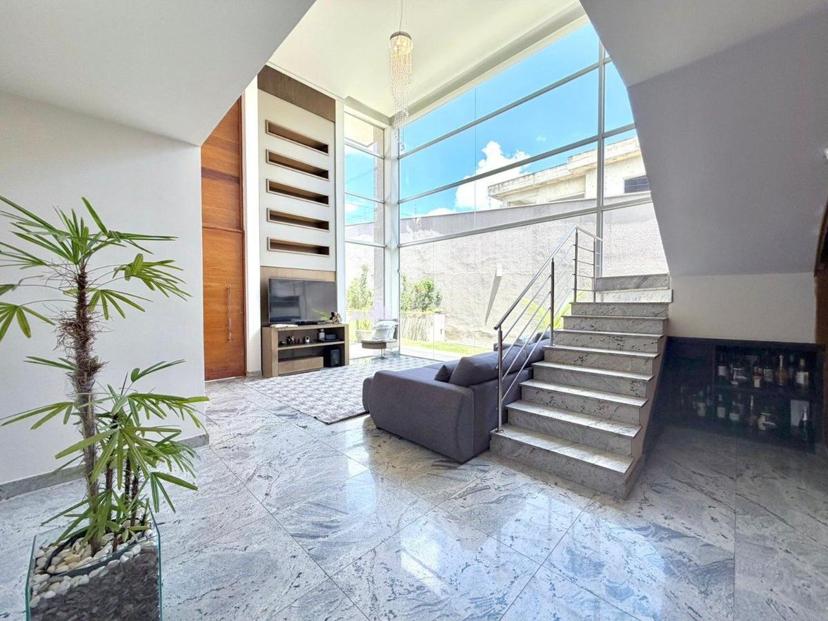 Casa, Trevo, 5 Quartos, 6 Vagas, 2 Suítes