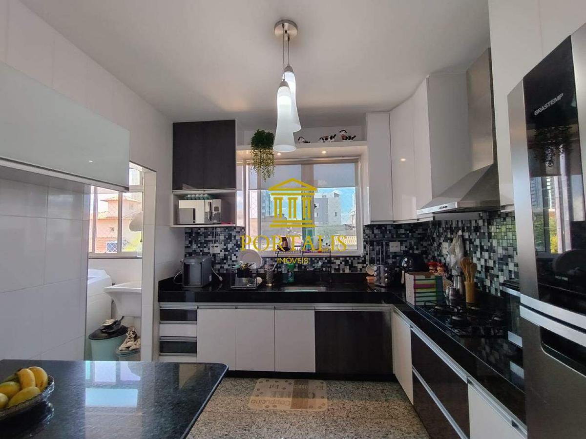 Apartamento, Sagrada Família, 3 Quartos, 2 Vagas, 1 Suíte