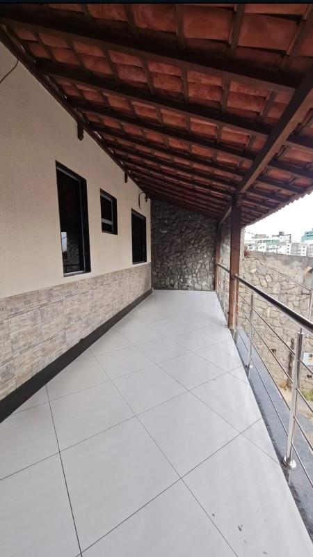 Casa, Barreiro, 3 Quartos, 4 Vagas, 1 Suíte