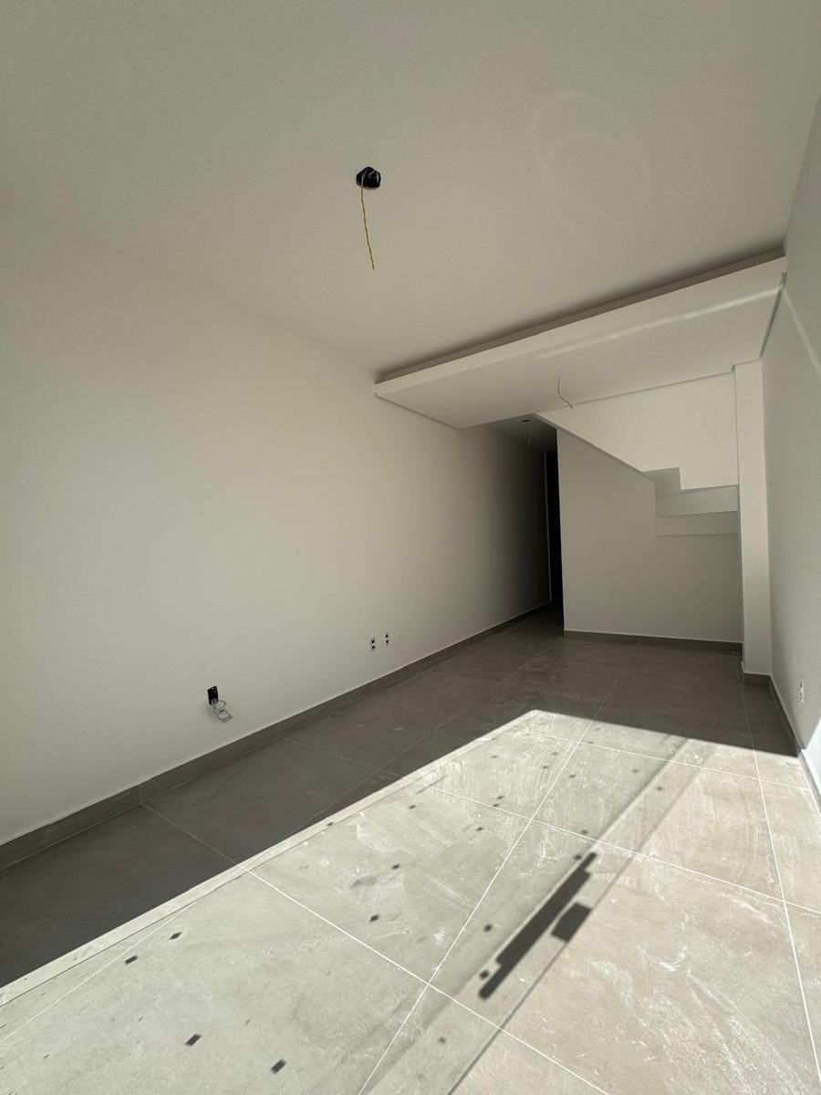 Casa, Santa Mônica, 2 Quartos, 1 Vaga, 2 Suítes