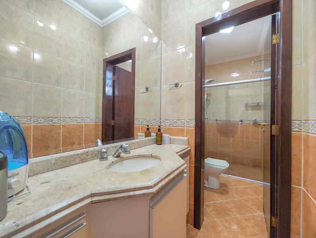 Casa, Castelo, 5 Quartos, 4 Vagas, 2 Suítes