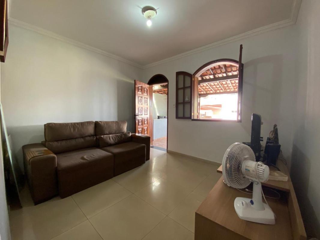 Casa, Estrela do Oriente, 3 Quartos, 2 Vagas, 1 Suíte