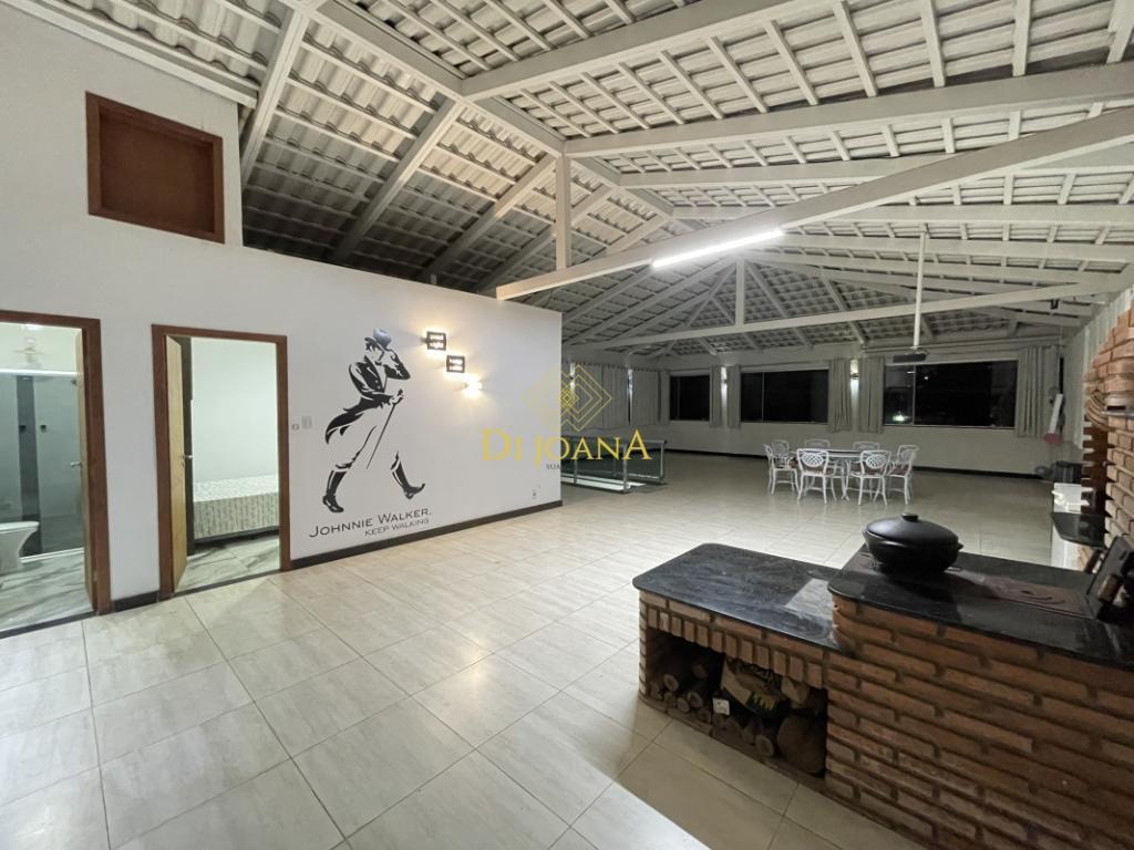 Prédio, Centro, 3 Quartos, 4 Vagas, 1 Suíte