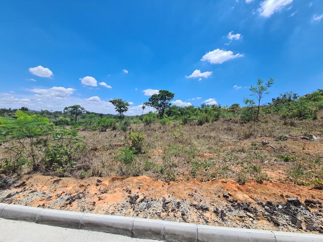 Lote, Novo Retiro, 0 Quarto, 0 Vaga