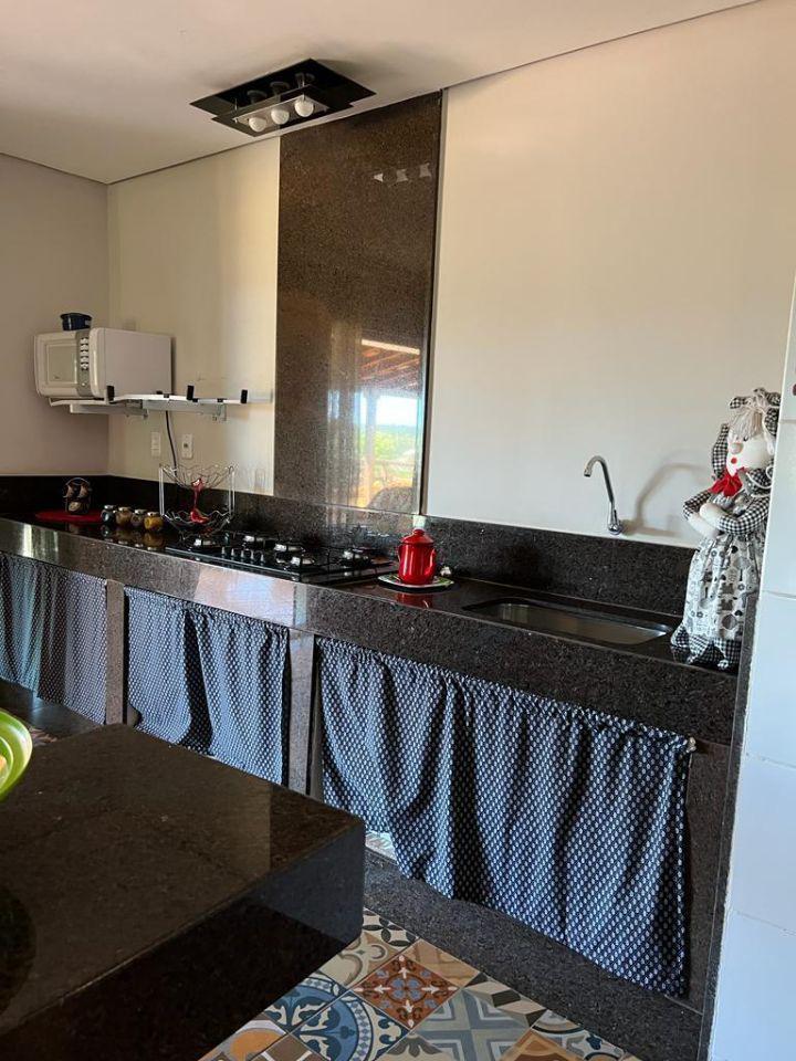 Casa, Solar do Madeira, 3 Quartos, 8 Vagas, 2 Suítes