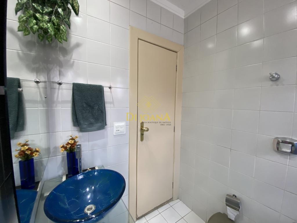 Casa, Centro, 3 Quartos, 2 Vagas, 1 Suíte