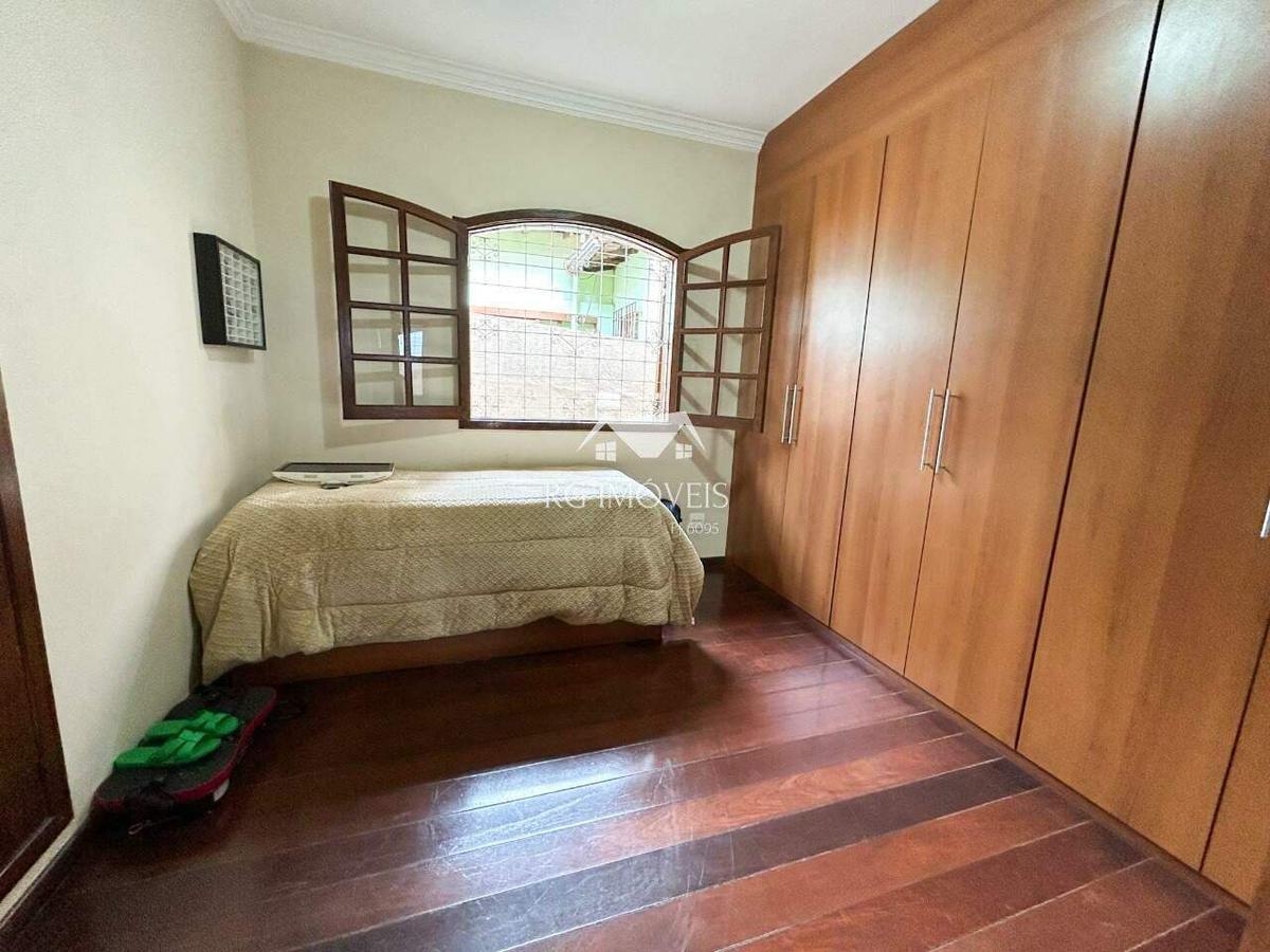 Casa, Barreiro, 3 Quartos, 4 Vagas, 1 Suíte