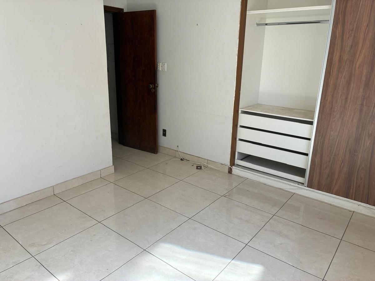 Casa, Santa Branca, 3 Quartos, 3 Vagas, 1 Suíte