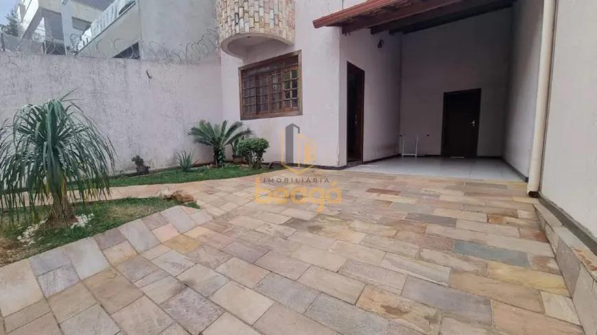 Casa, Castelo, 3 Quartos, 2 Vagas, 1 Suíte