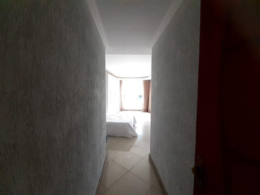 Casa, Centro, 4 Quartos, 4 Vagas, 3 Suítes