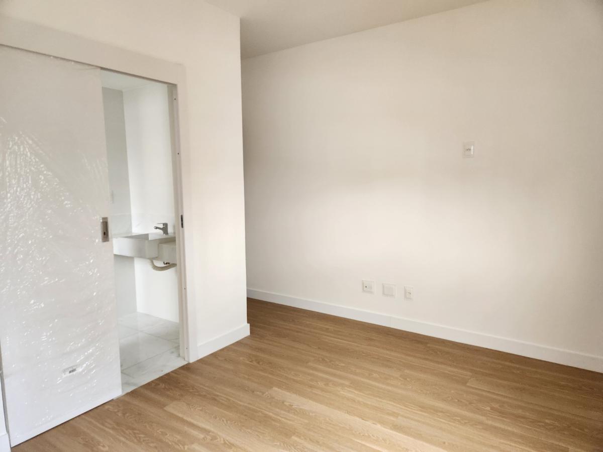 Apartamento, Funcionários, 4 Quartos, 4 Vagas, 2 Suítes