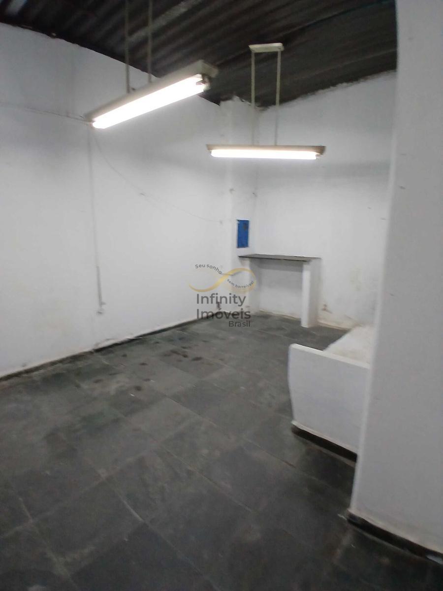 Ponto Comercial, Carlos Prates, 0 Quarto