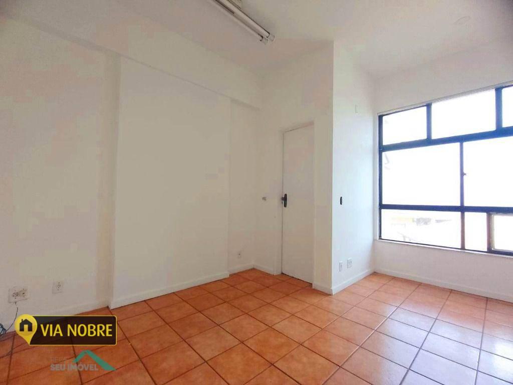 Sala, Santa Lúcia, 1 Vaga