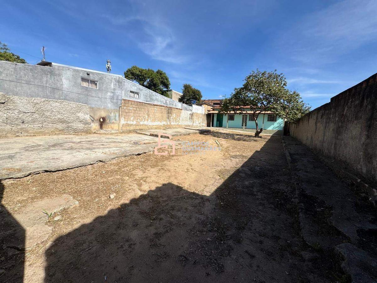 Casa, Jatobá (barreiro), 1 Quarto, 10 Vagas