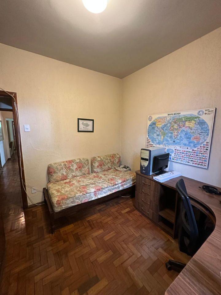 Casa, Cachoeirinha, 3 Quartos, 4 Vagas, 1 Suíte