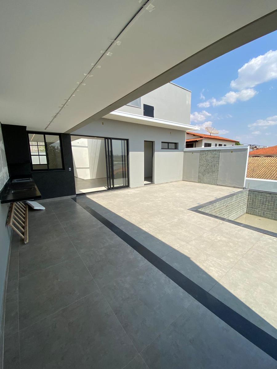 Casa, Santa Luiza, 4 Quartos, 6 Vagas, 2 Suítes