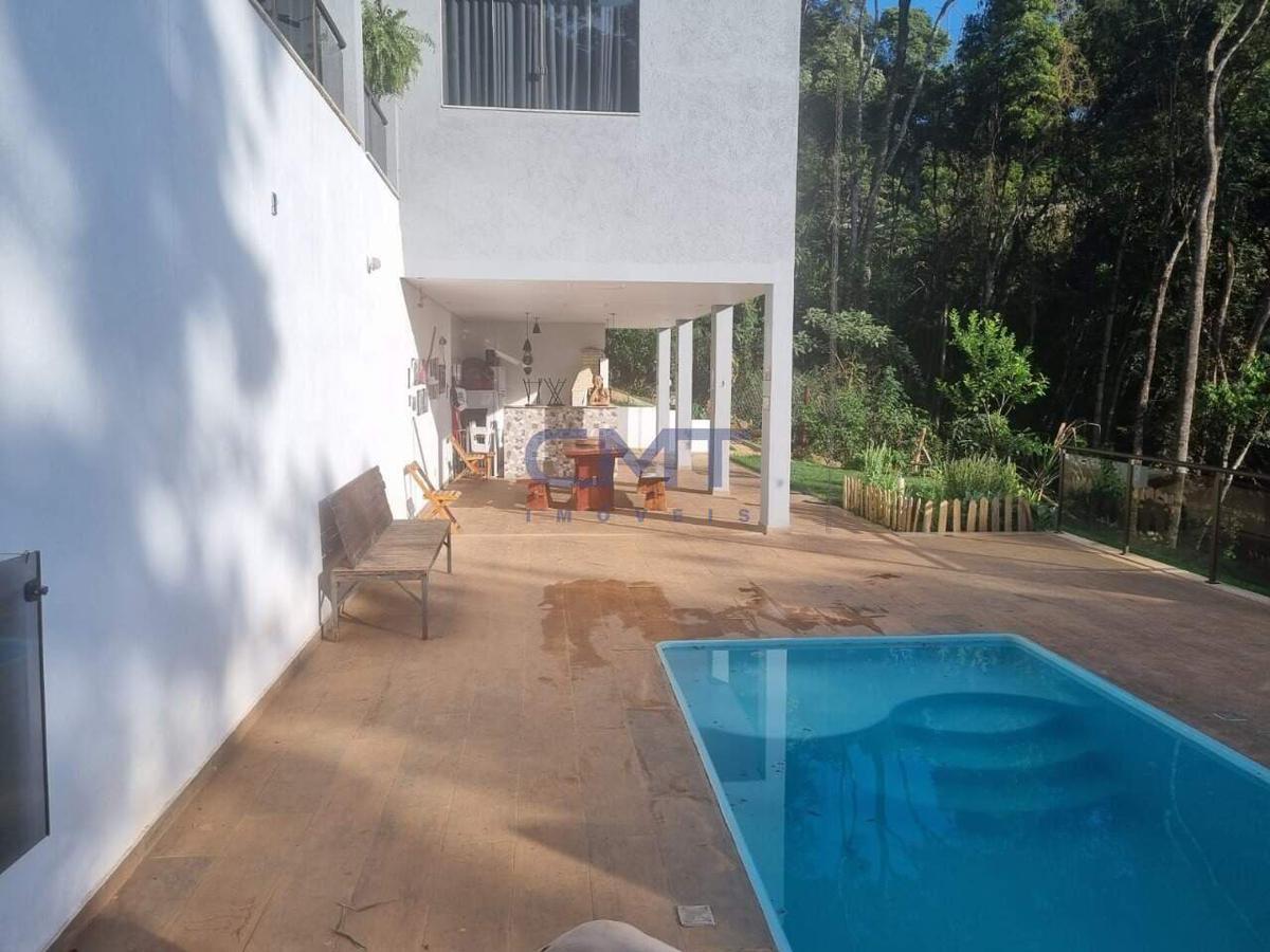 Casa, Macacos, 4 Quartos, 6 Vagas, 1 Suíte