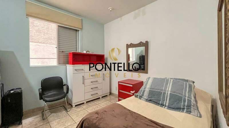 Casa, Buritis, 5 Quartos, 0 Vaga, 1 Suíte