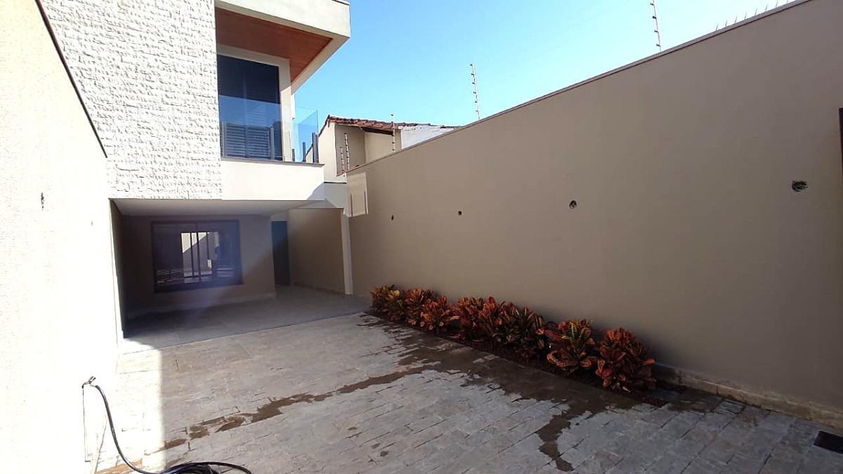 Casa, Jaraguá, 4 Quartos, 3 Vagas, 1 Suíte