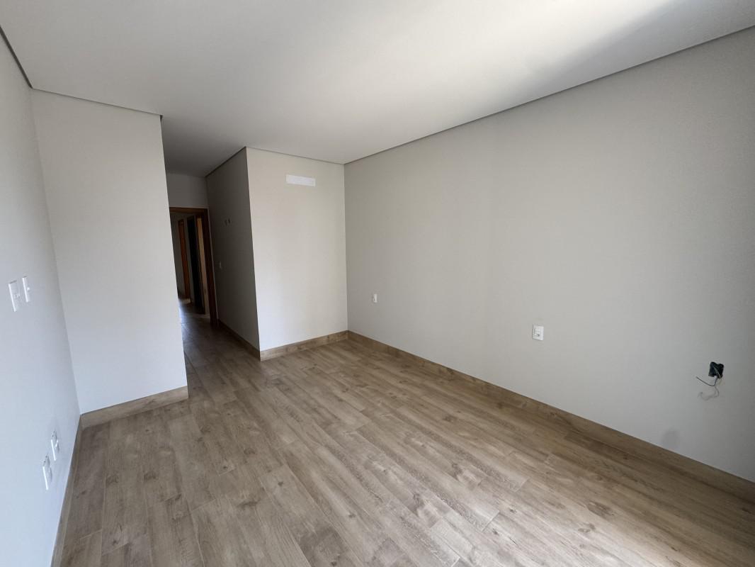 Casa, Jaraguá, 4 Quartos, 3 Vagas, 1 Suíte