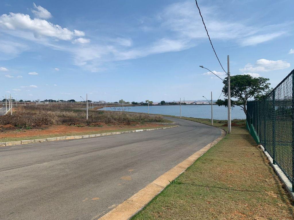 Lote, Pontevila, 0 Quarto, 0 Vaga