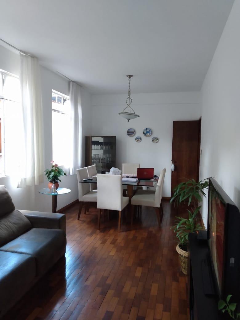 Apartamento, Sagrada Família, 2 Quartos, 1 Vaga, 1 Suíte